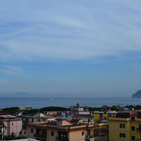 Hotel Santa Marta ปอซซุออลี ภายนอก รูปภาพ
