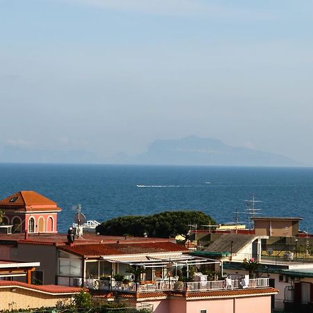 Hotel Santa Marta ปอซซุออลี ภายนอก รูปภาพ