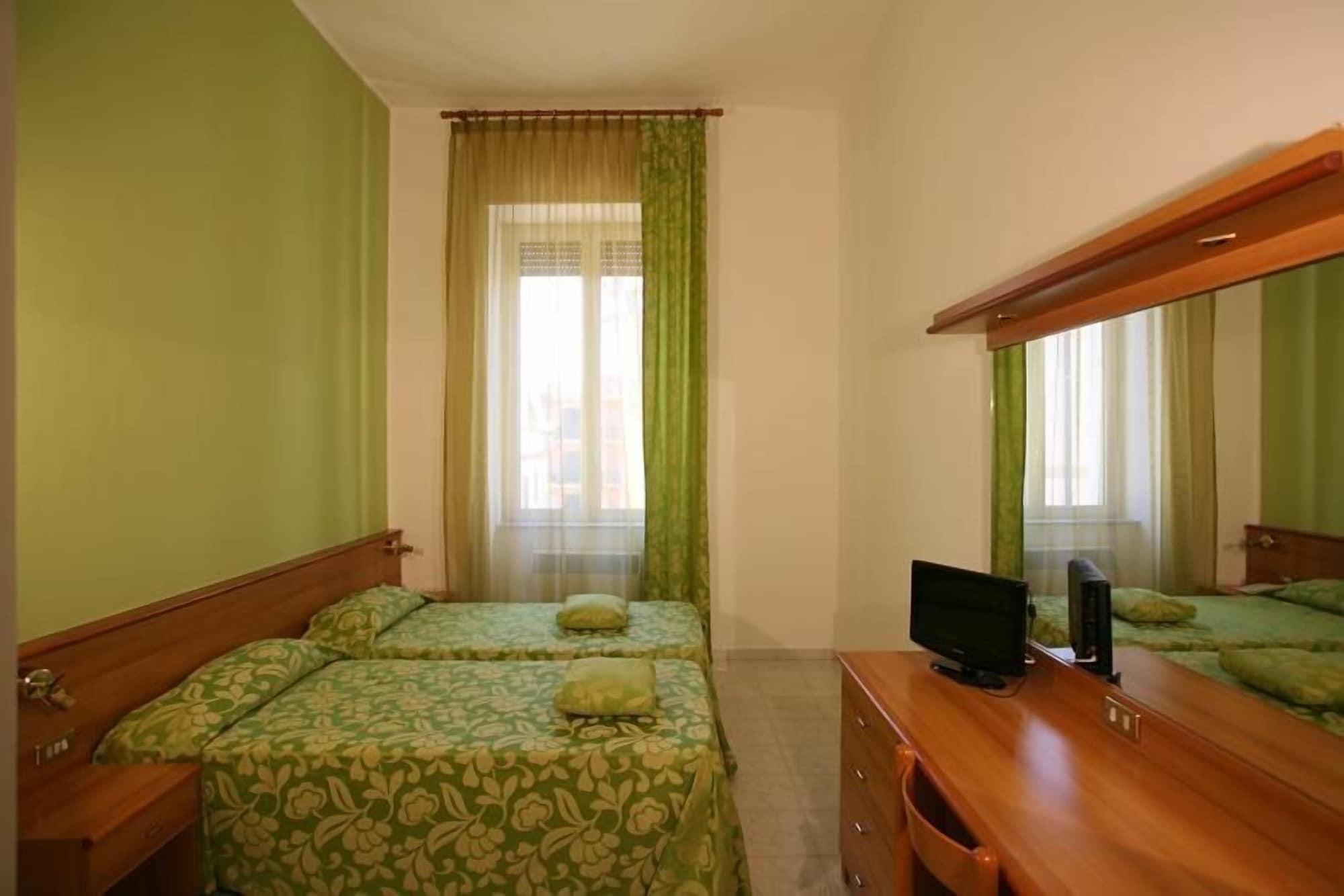 Hotel Santa Marta ปอซซุออลี ภายนอก รูปภาพ