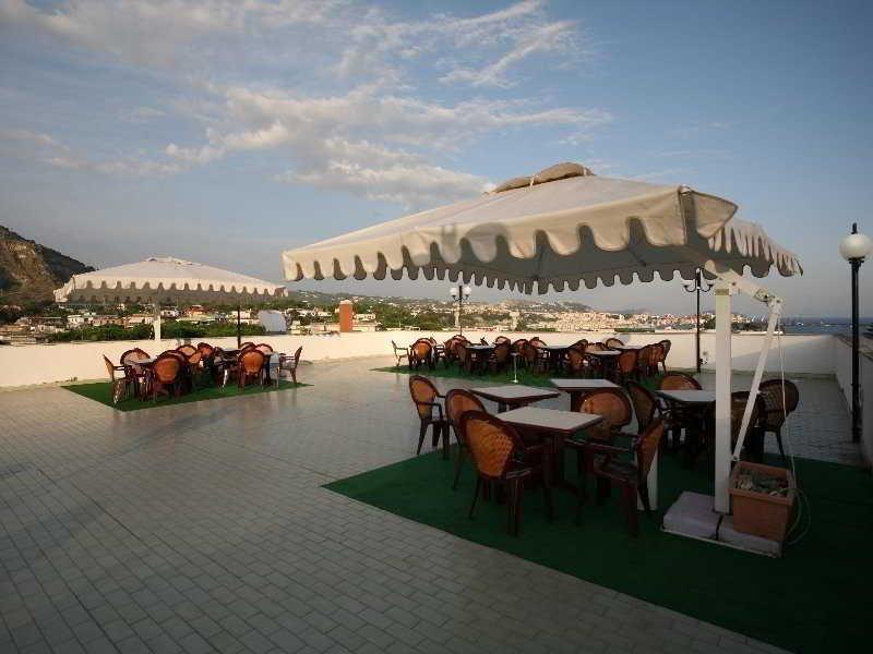 Hotel Santa Marta ปอซซุออลี ภายนอก รูปภาพ