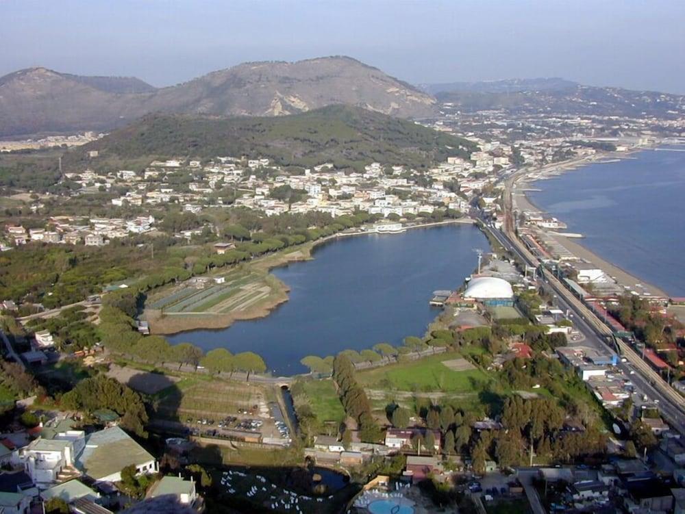 Hotel Santa Marta ปอซซุออลี ภายนอก รูปภาพ