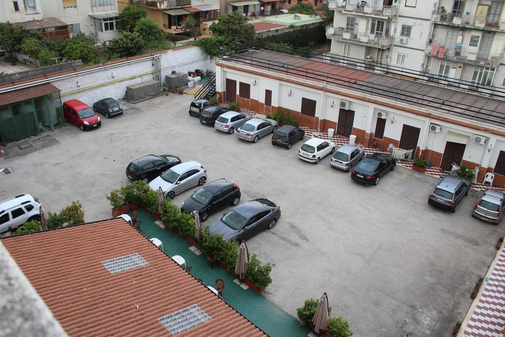 Hotel Santa Marta ปอซซุออลี ภายนอก รูปภาพ