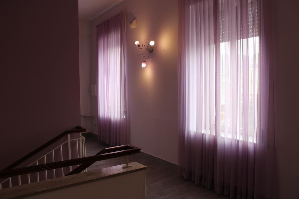 Hotel Santa Marta ปอซซุออลี ภายนอก รูปภาพ