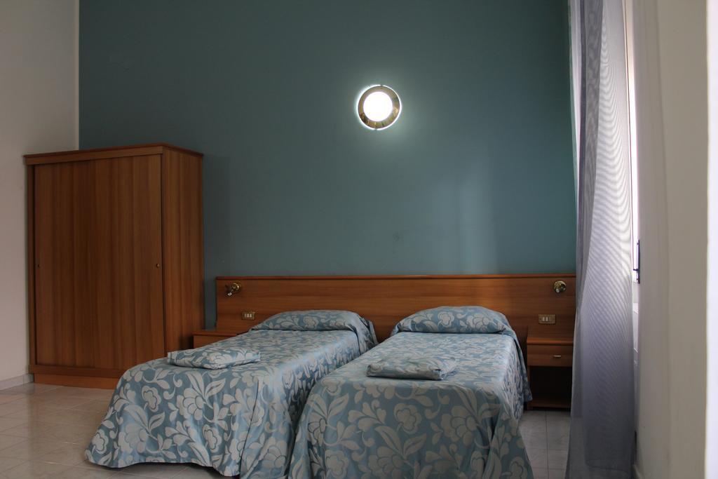 Hotel Santa Marta ปอซซุออลี ภายนอก รูปภาพ