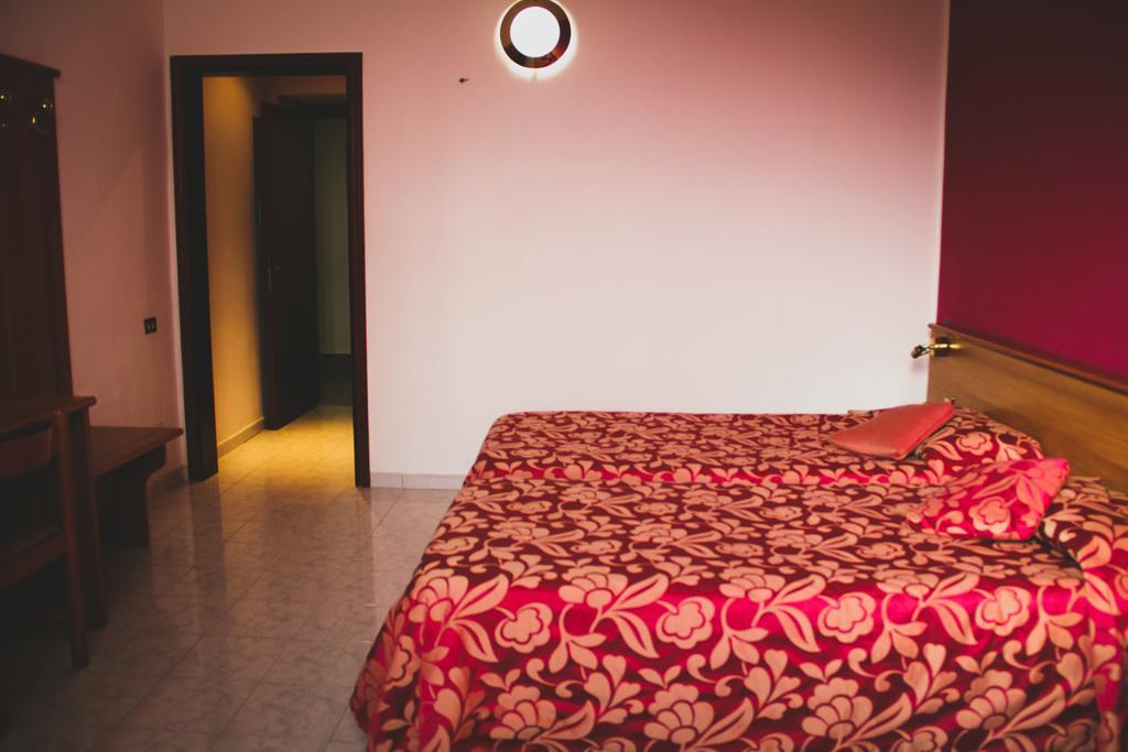 Hotel Santa Marta ปอซซุออลี ภายนอก รูปภาพ