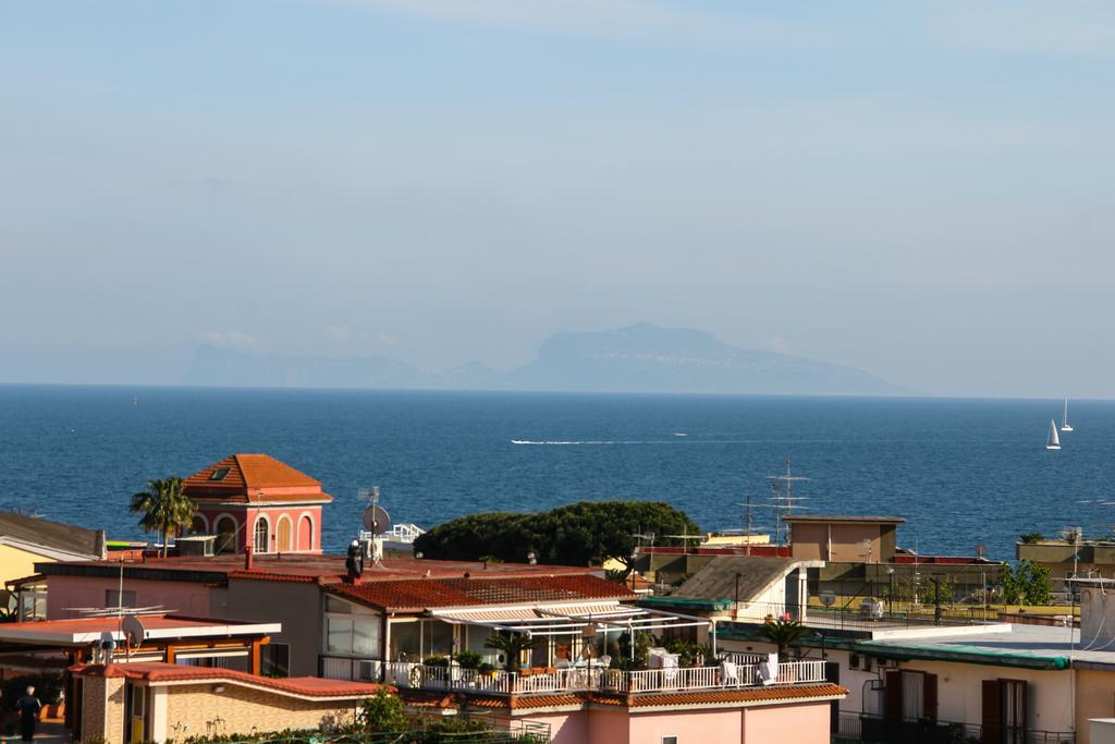 Hotel Santa Marta ปอซซุออลี ภายนอก รูปภาพ